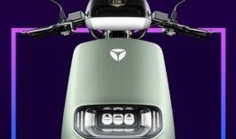 雅迪冠能e8最新爆料,续航翻倍，智能出行新体验！”